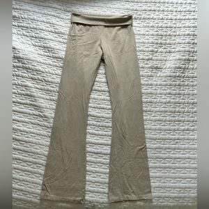 Brandy Melville, tan yoga pants
